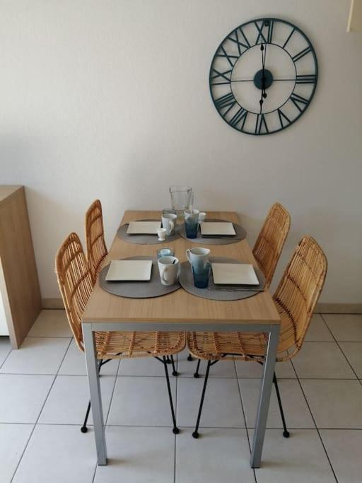 Le Soleil D Eugenie Appartement Dans Residence Avec Piscine Commune Pres De Carcassonne Olonzac Εξωτερικό φωτογραφία